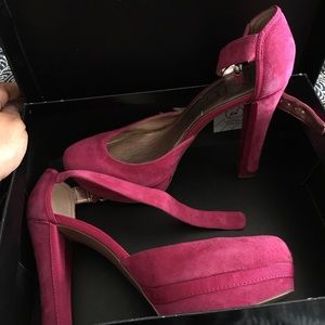 Shoes bcbg raspberry color